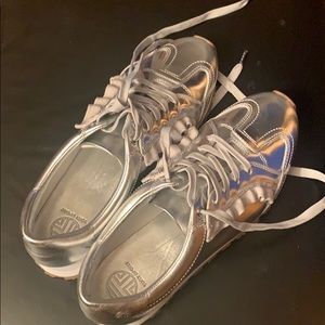 TORY SPORT Metallic Silver Leather Ruffle Trainer
